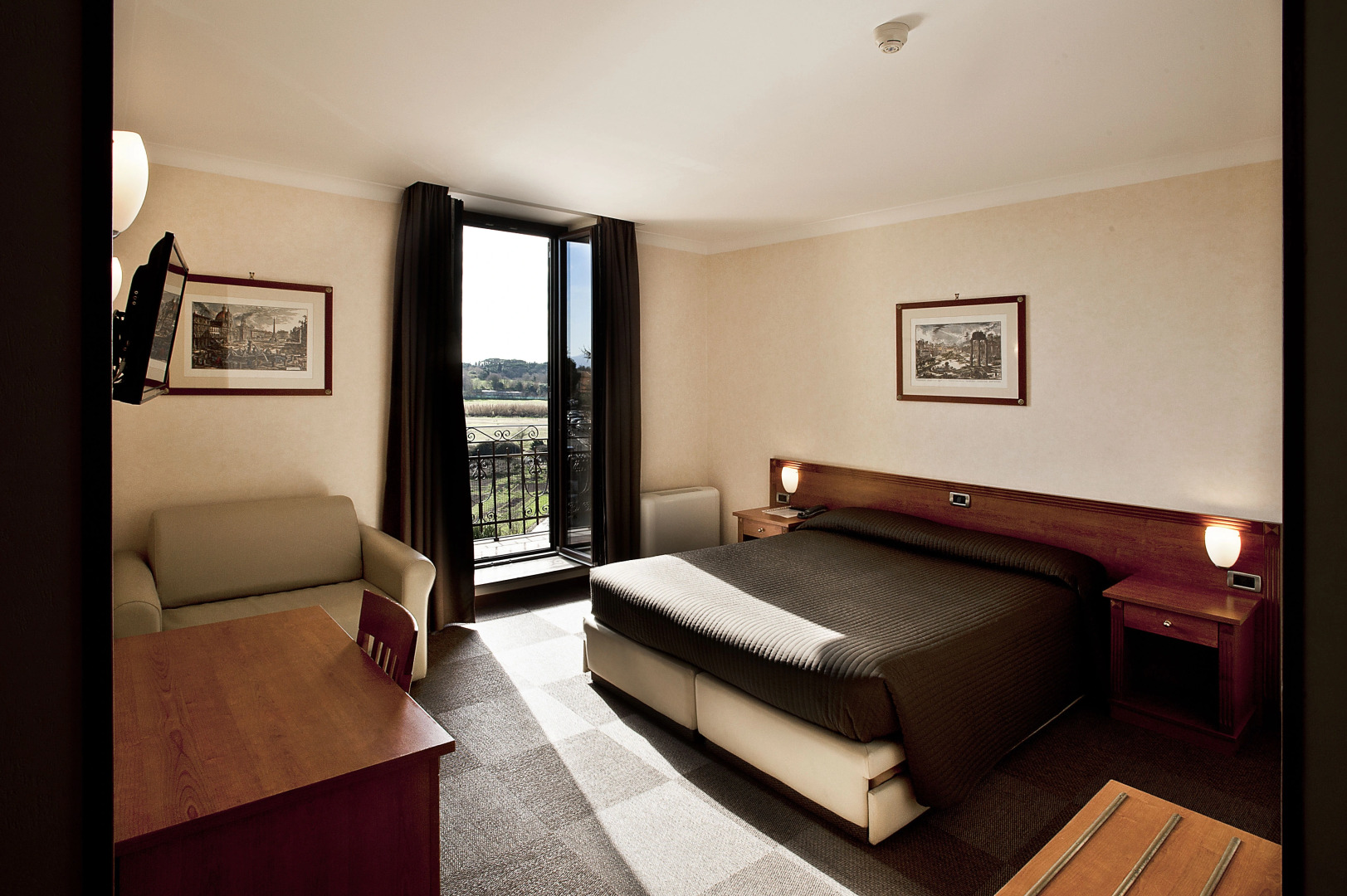 Photo - Romoli Hotel