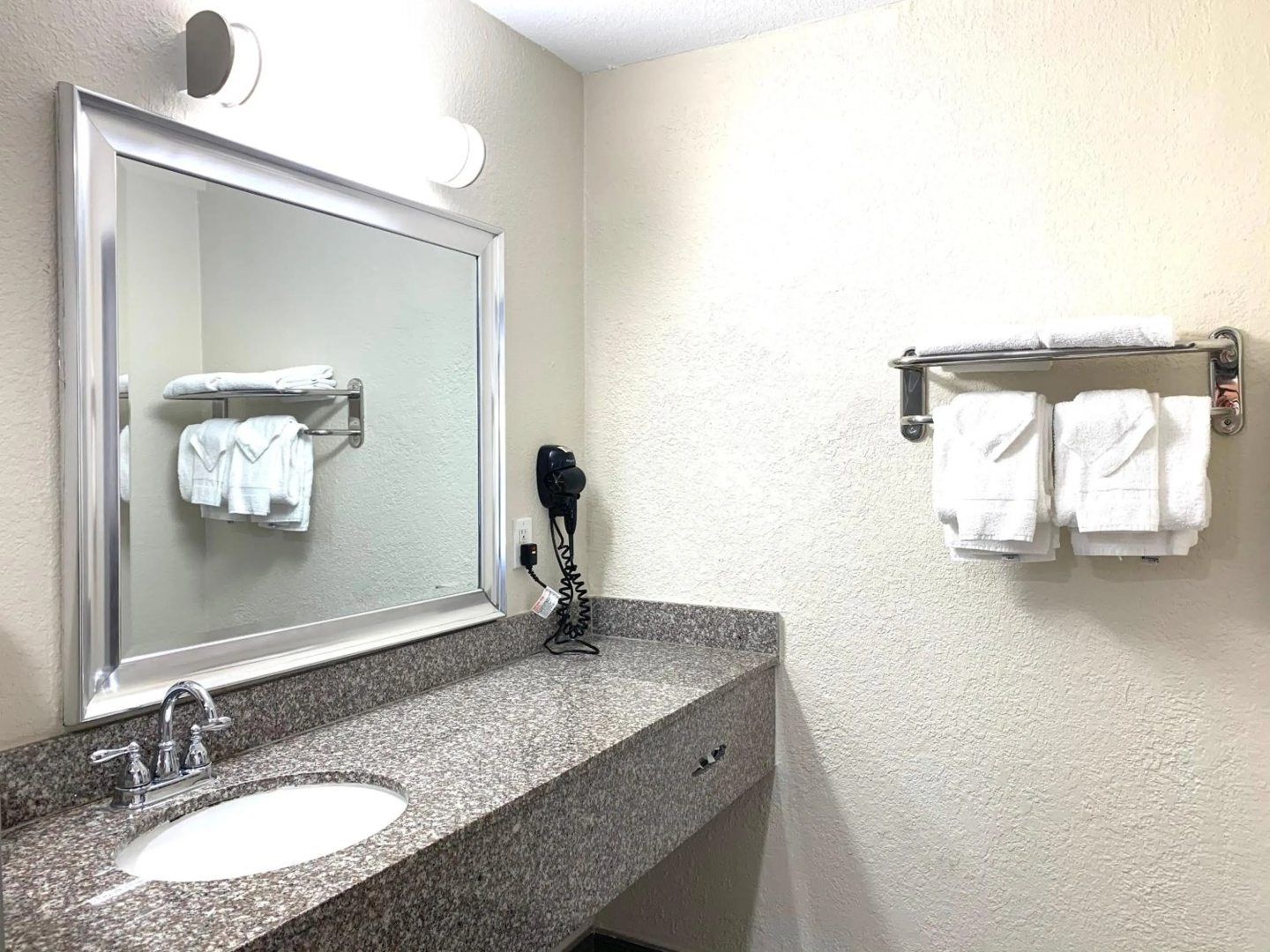 Foto - Rodeway Inn & Suites Fort Lauderdale Airport & Cruise Port
