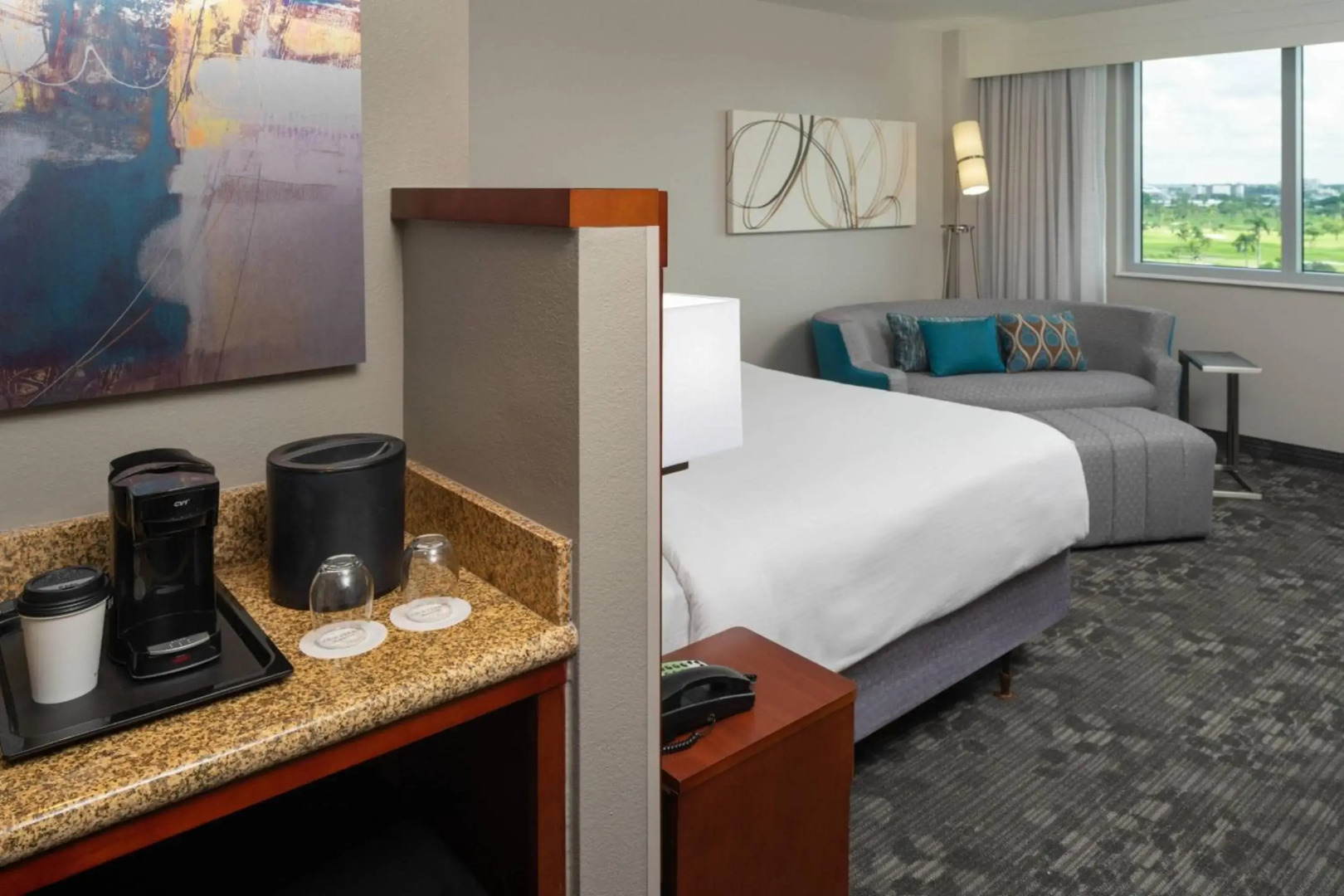 Photo - Courtyard by Marriott Miami Airport