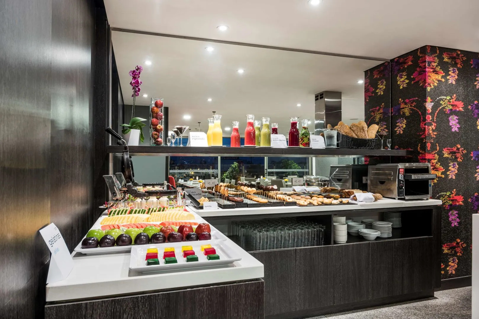 Photo - NH Bogota Urban 26 Royal