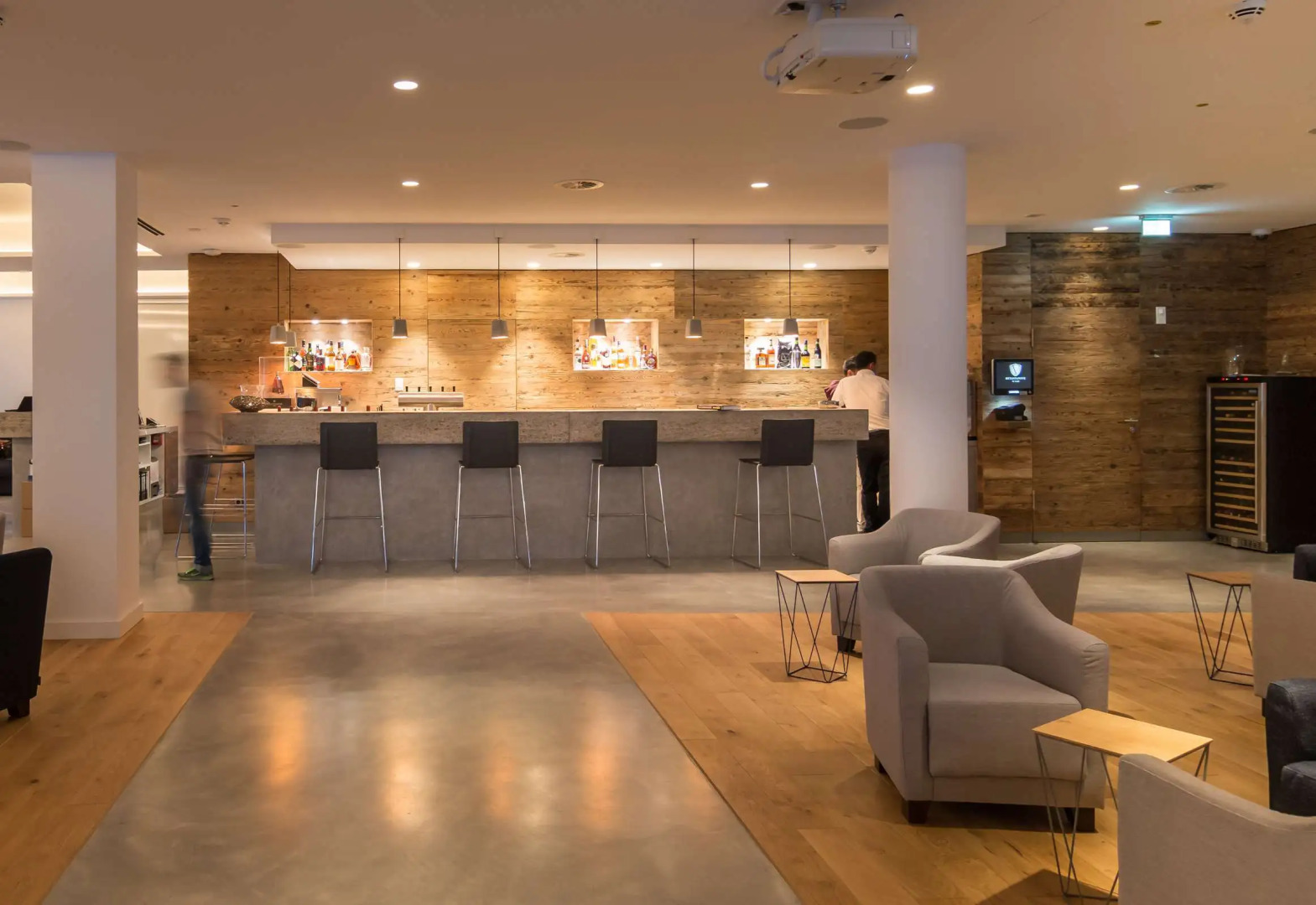 Photo - Bayer 89 Vi Vadi Hotel