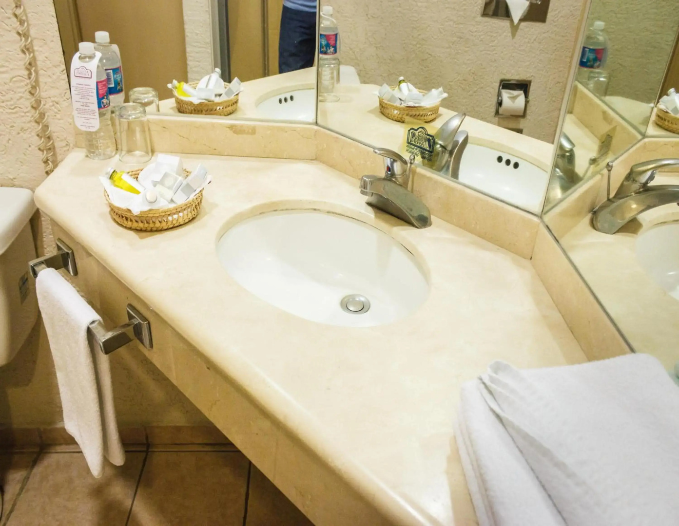 Photo - Plaza Inn Express