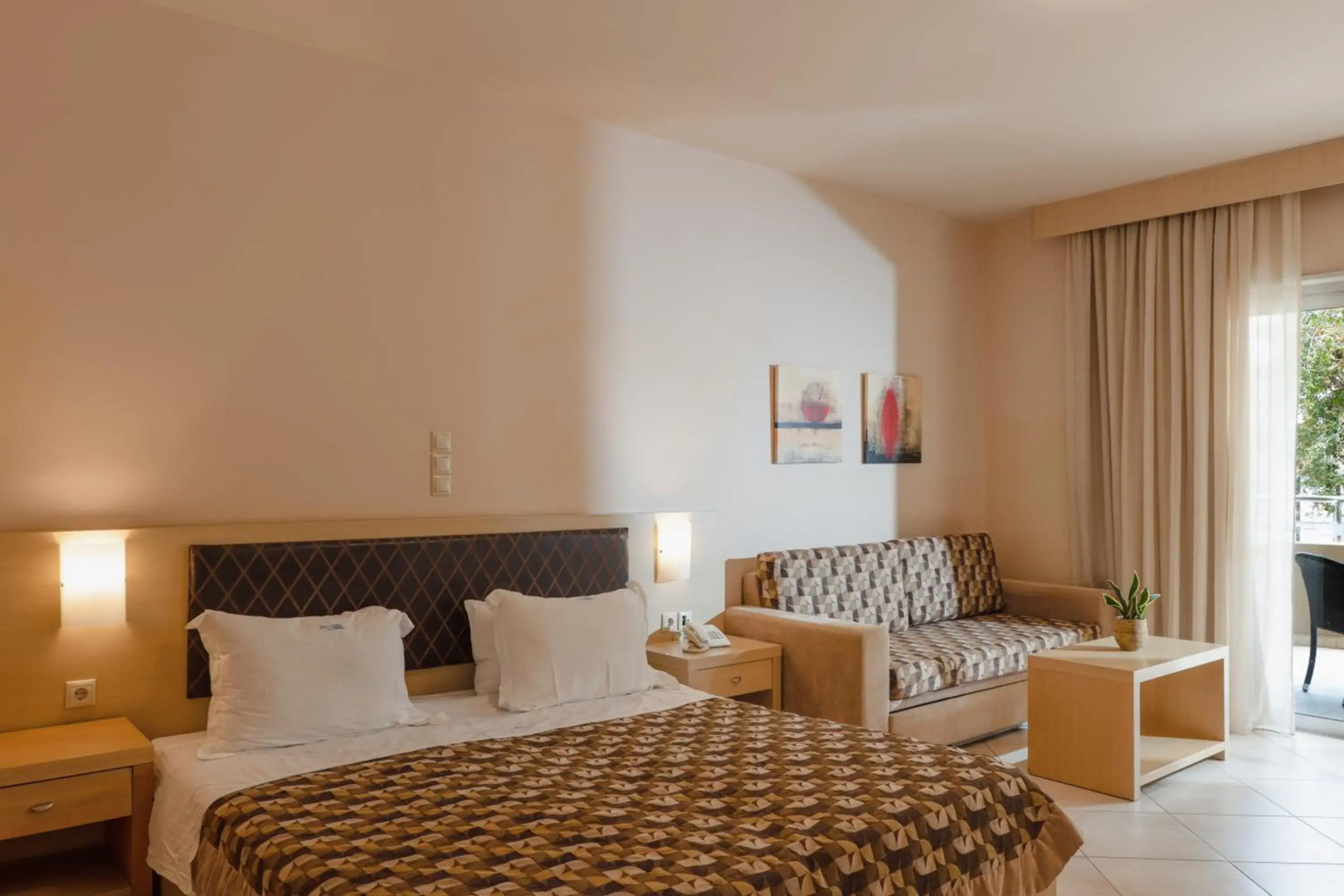 Photo - Molos Bay Hotel