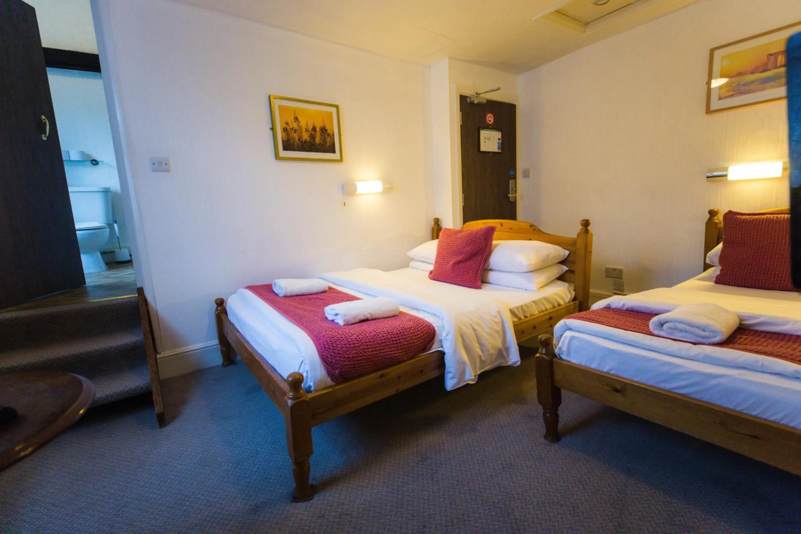 Photo - St Athans Hotel