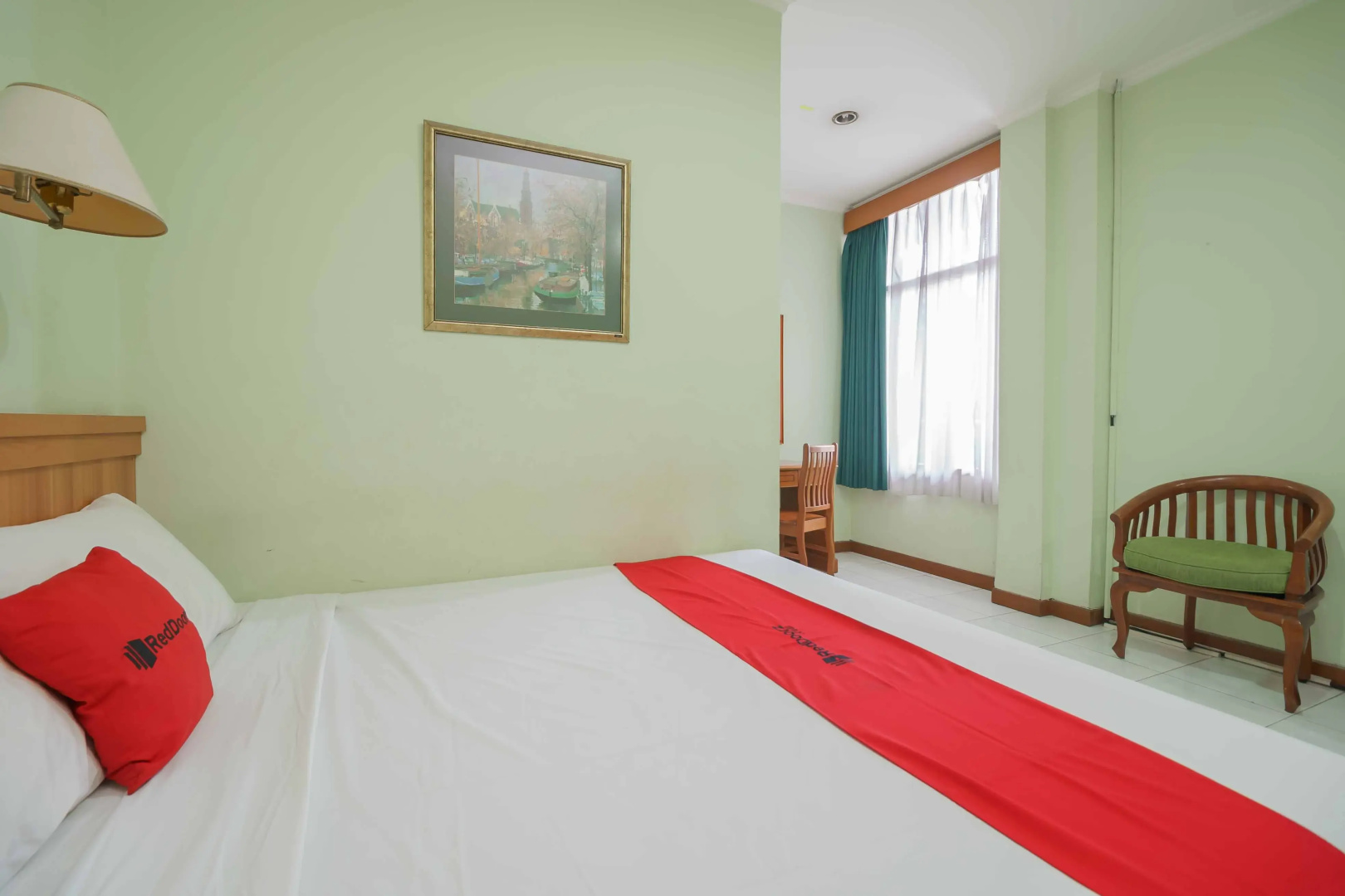 Foto - RedDoorz Plus near Kemang Raya