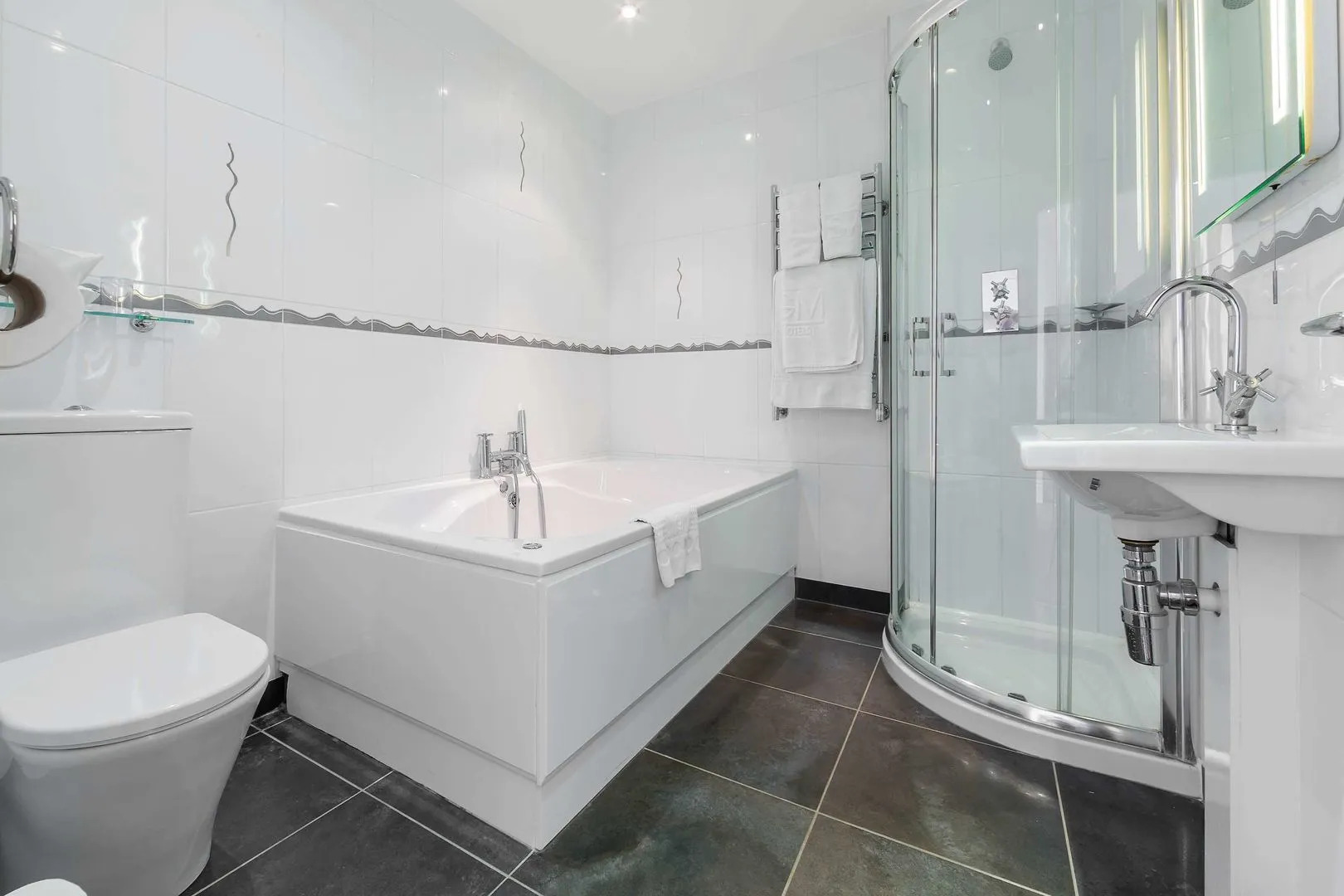 Photo - Muthu Westcliff Hotel (Near London Southend Airport)