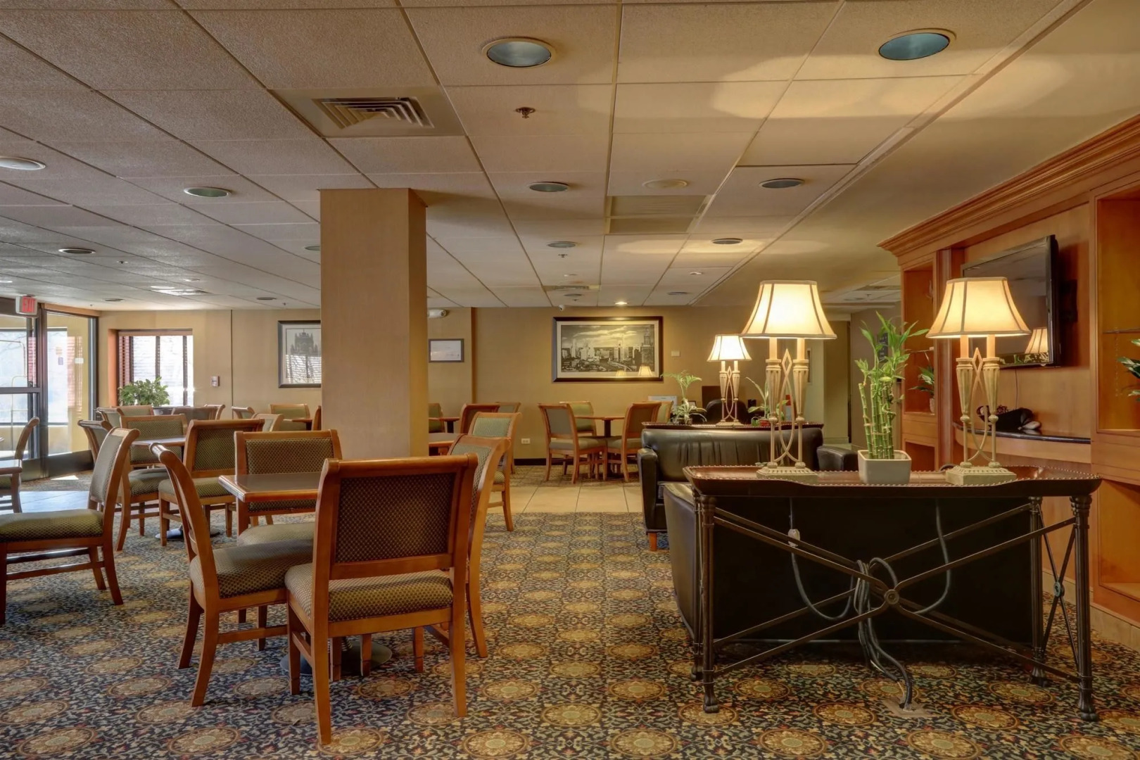 Foto - SureStay Plus Hotel by Best Western Chicago Lombard