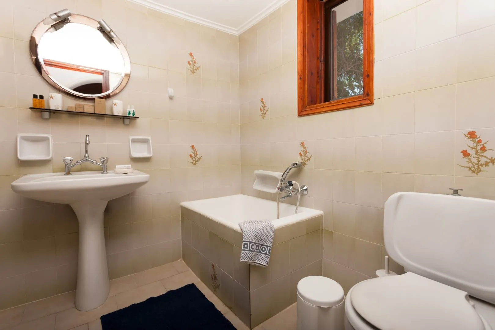 Photo - Alykes Park Bungalows