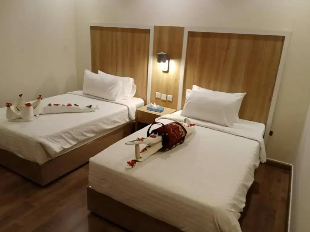 Photo - Towlan Khurais