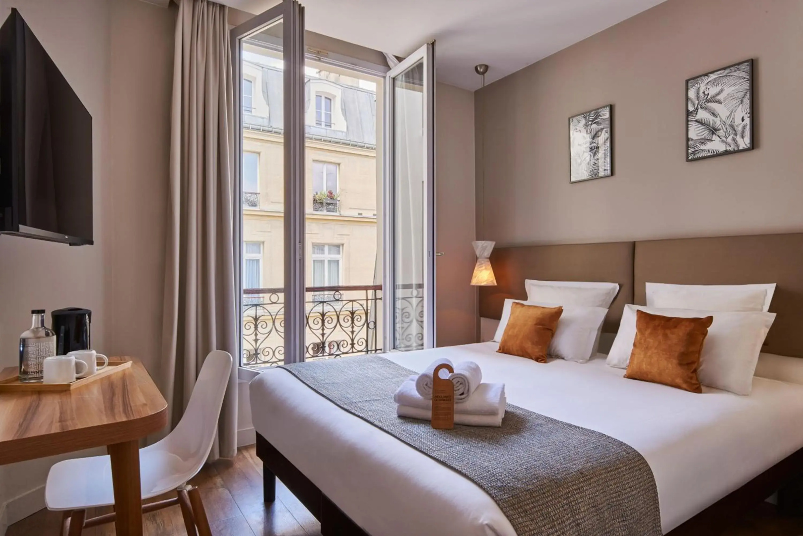 Photo - Hotel Magenta 38 by Happyculture