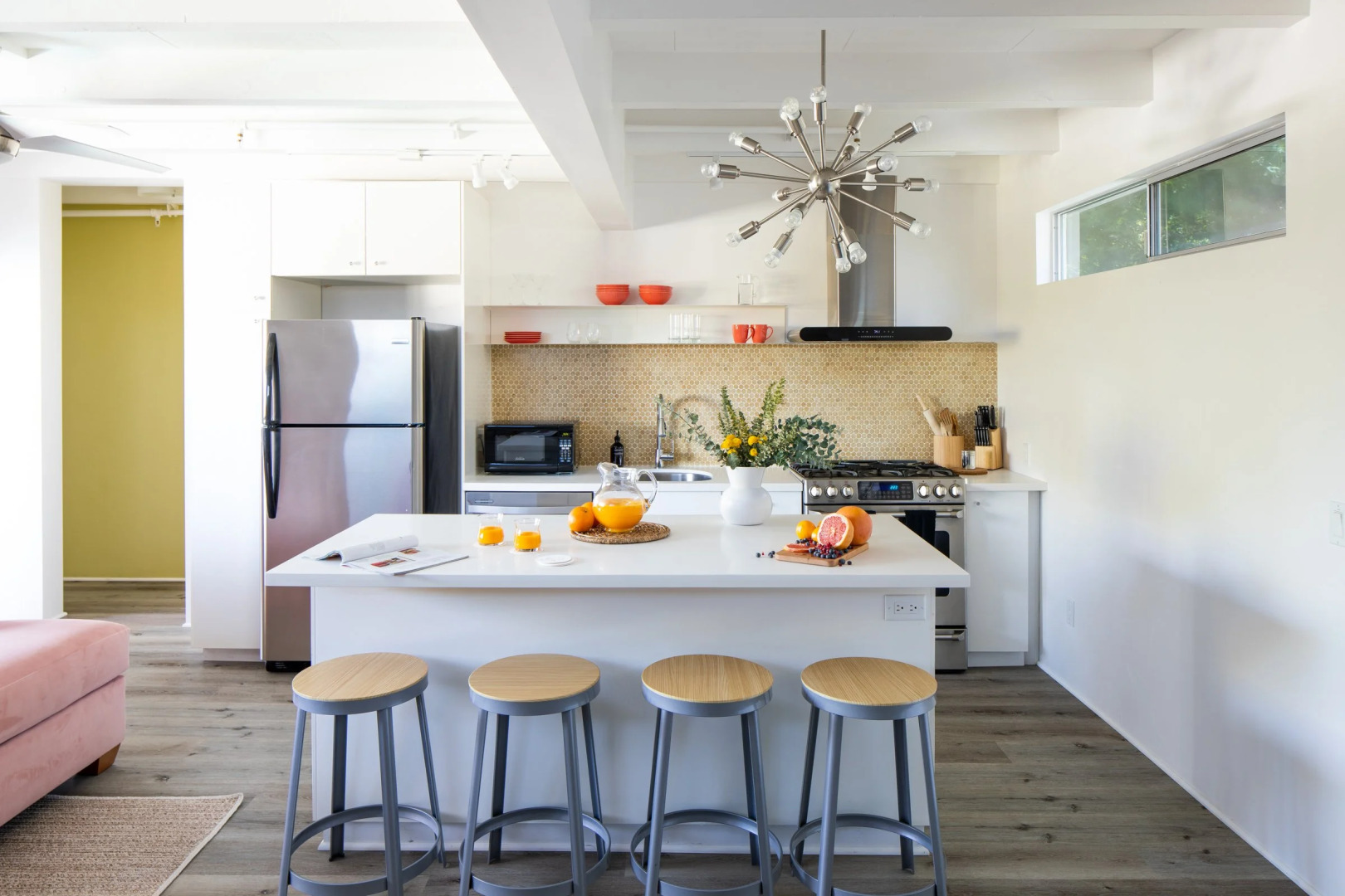 Foto - The Wesley by AvantStay Mid-Century Modern Oasis with Pool