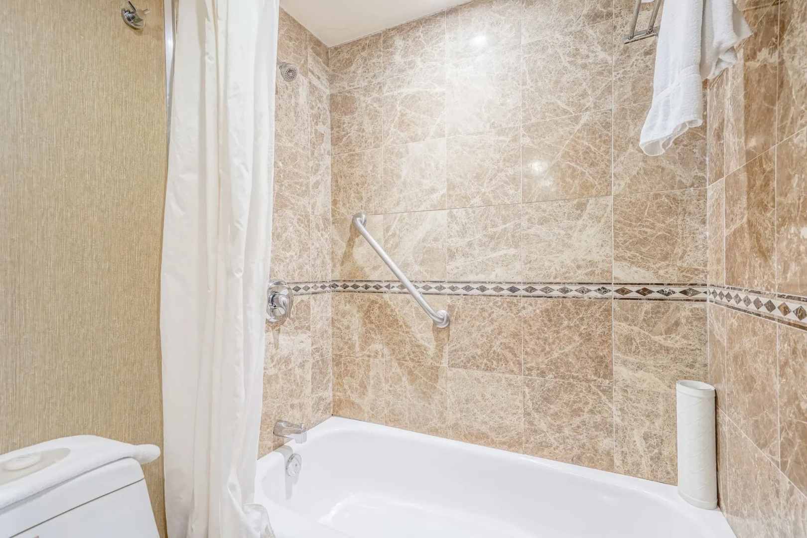 Photo - Woodbine Hotel & Suites