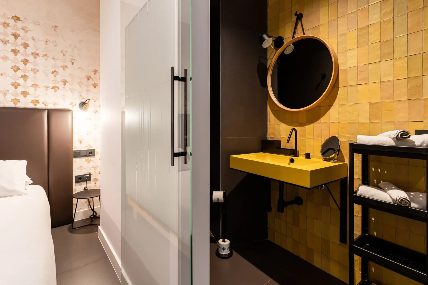 Photo - Welldone Quality - Crystal pool