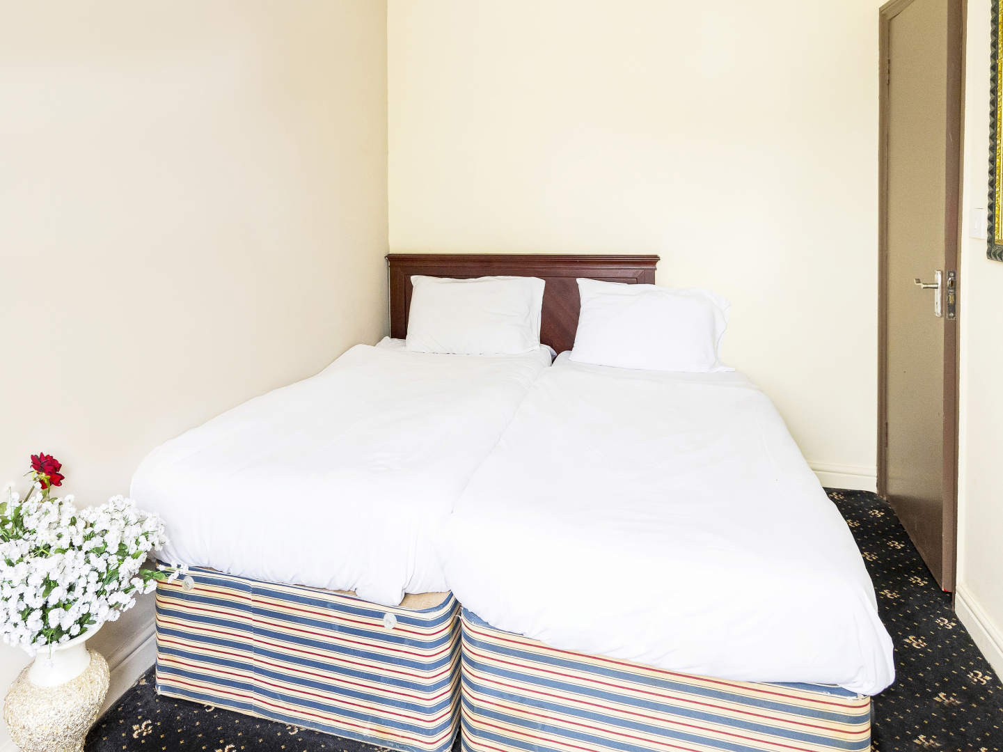 Photo - Old Oak Tree Inn