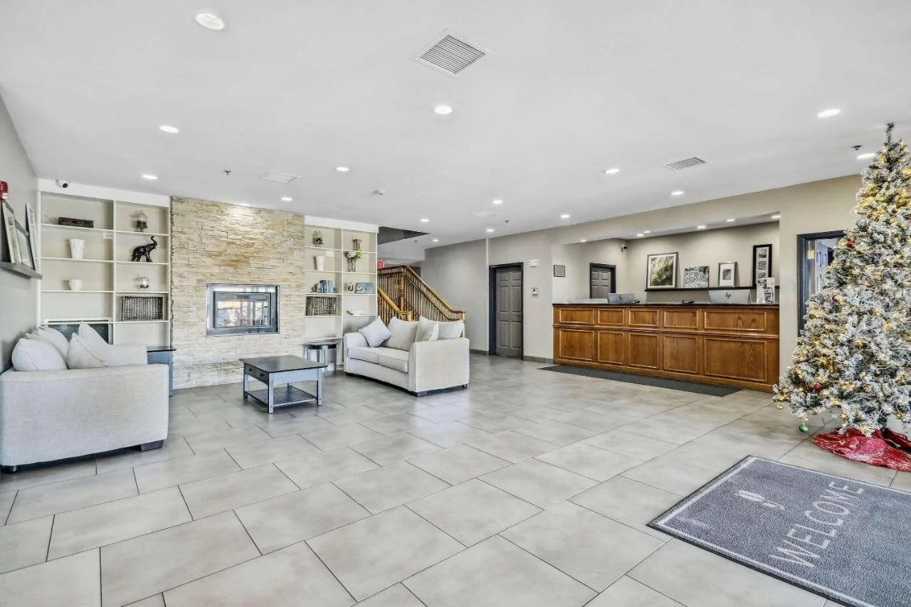 Photo - Country Inn & Suites by Radisson, Chicago O'Hare South, IL