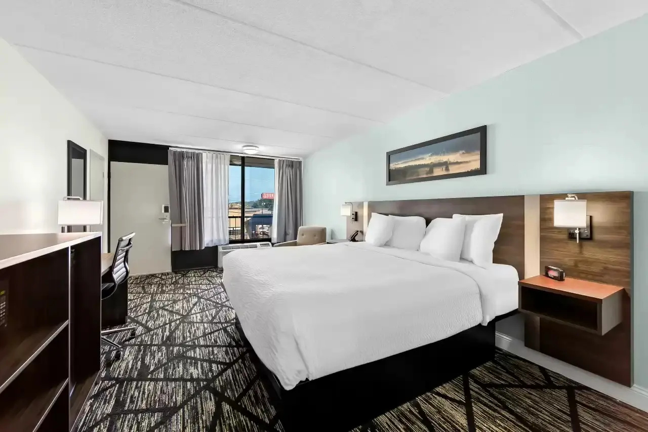 Photo - Clarion Inn & Suites near the Leconte Center Pigeon Forge