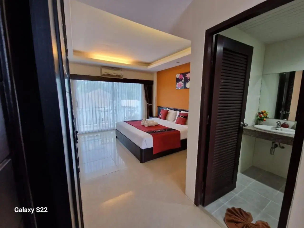 Photo - MM Hill Hotel