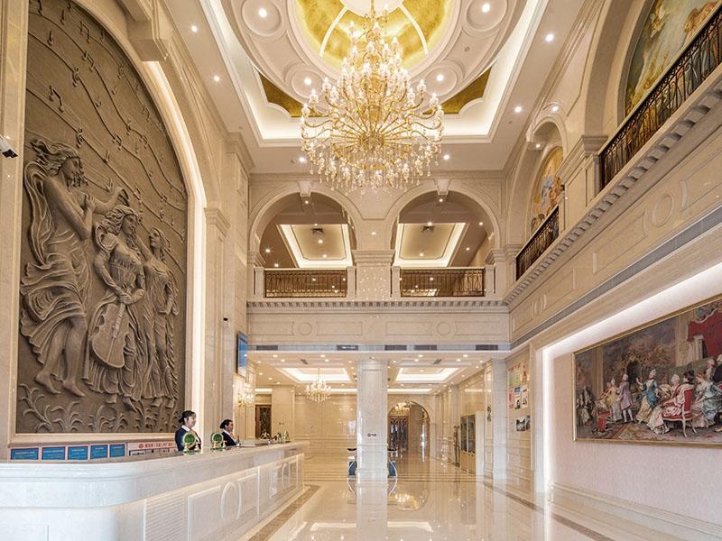 Vienna Hotel Hebei Qian'an Tianbo People's Square