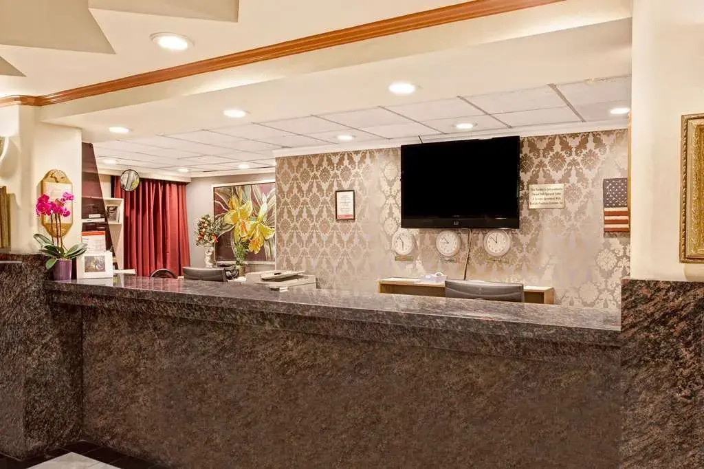 Photo - Best Western Plus Commerce Hotel