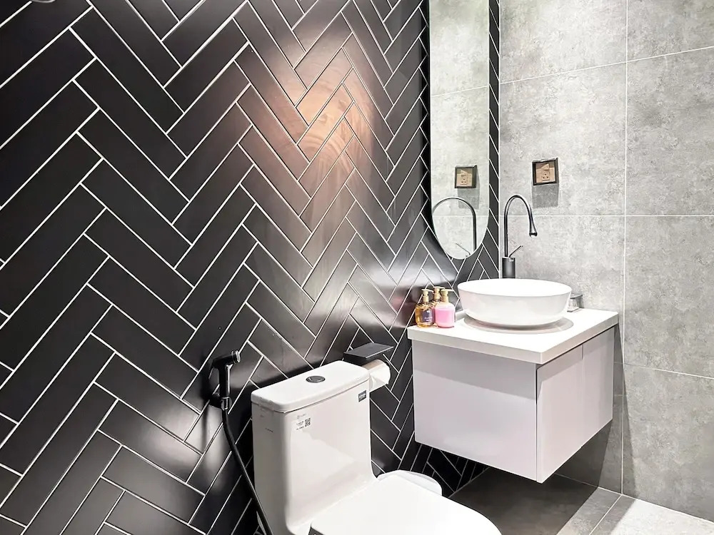 Photo - Kin Wander Tân Phong, The Moonage