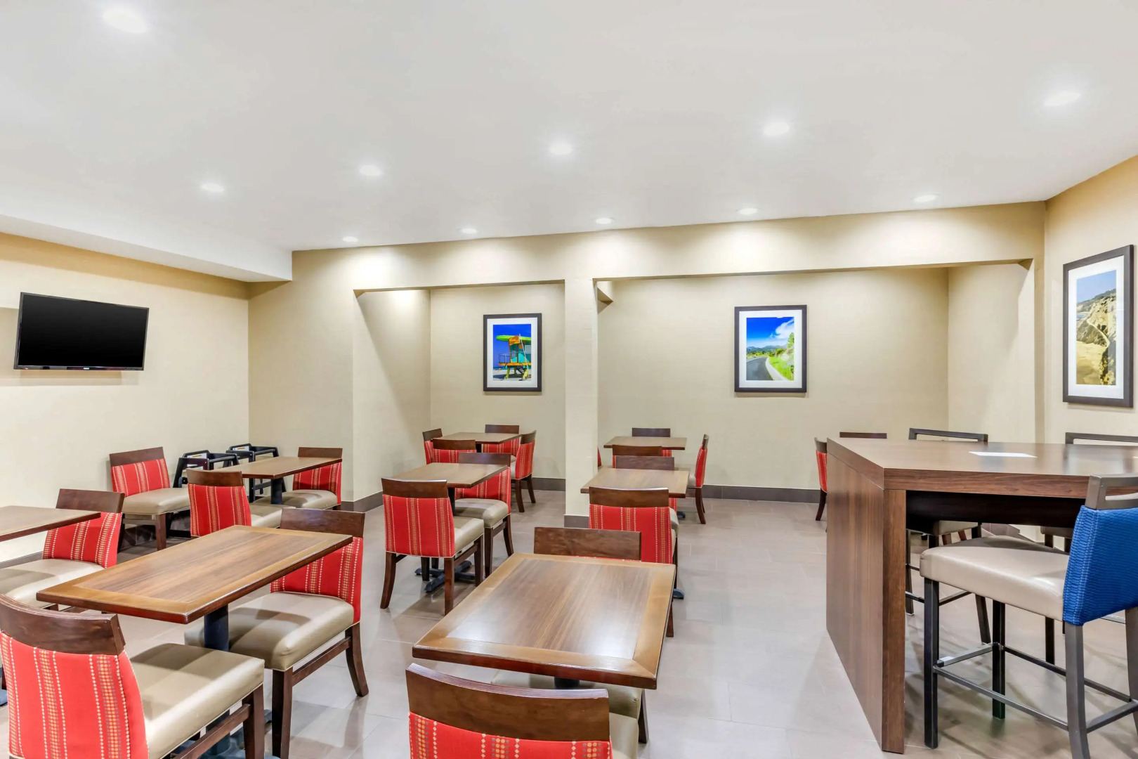 Photo - Comfort Inn & Suites Orange County John Wayne Airport