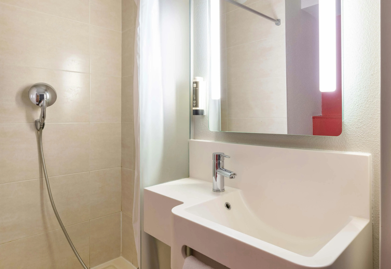 Photo - B&B HOTEL Lyon Caluire Cité Internationale