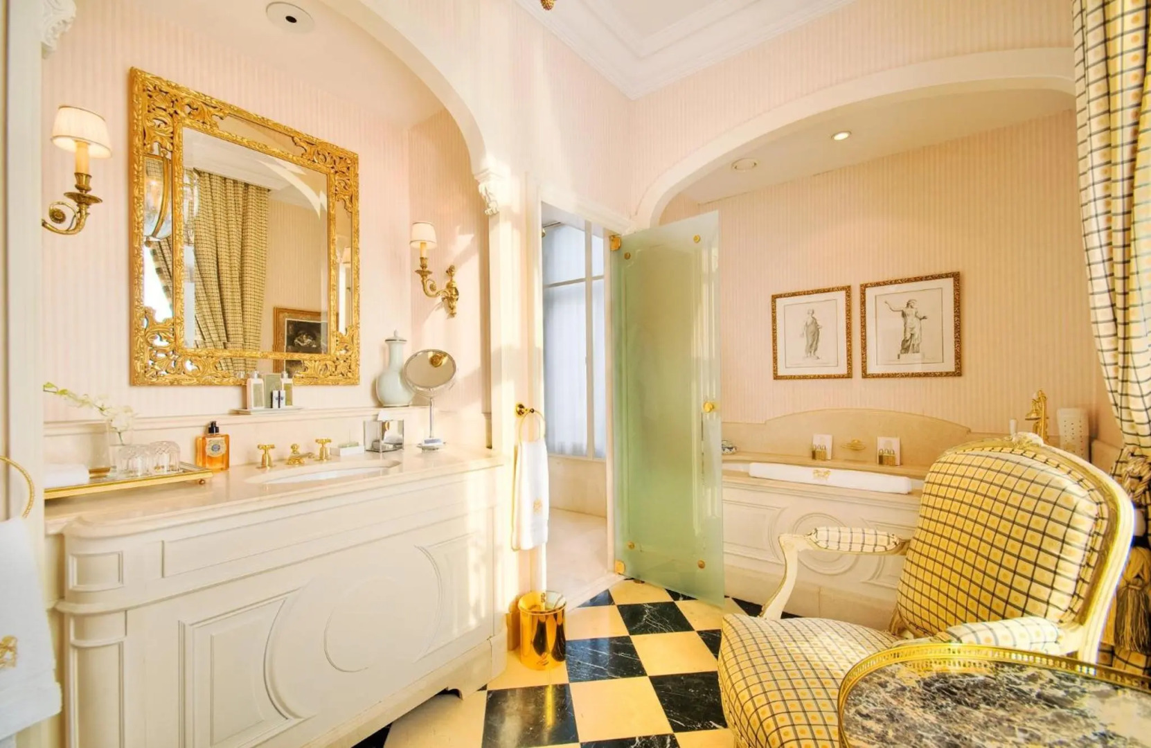 Foto - Al Pantheon Con Thomas Mann