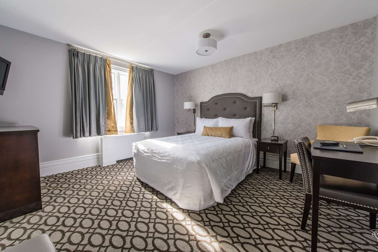 Photo - Idlewyld Inn & Spa