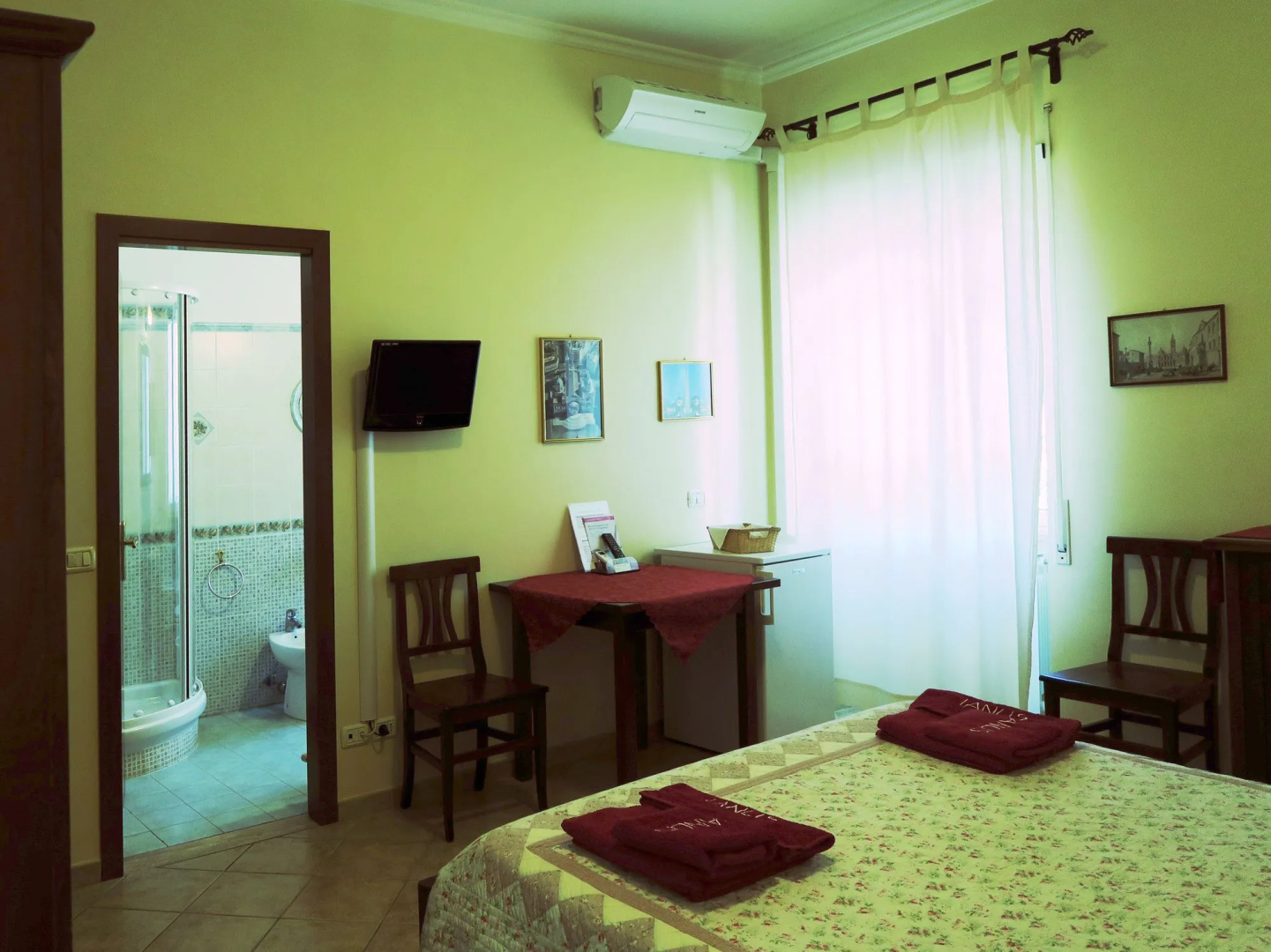 Photo - Ianus Guest House