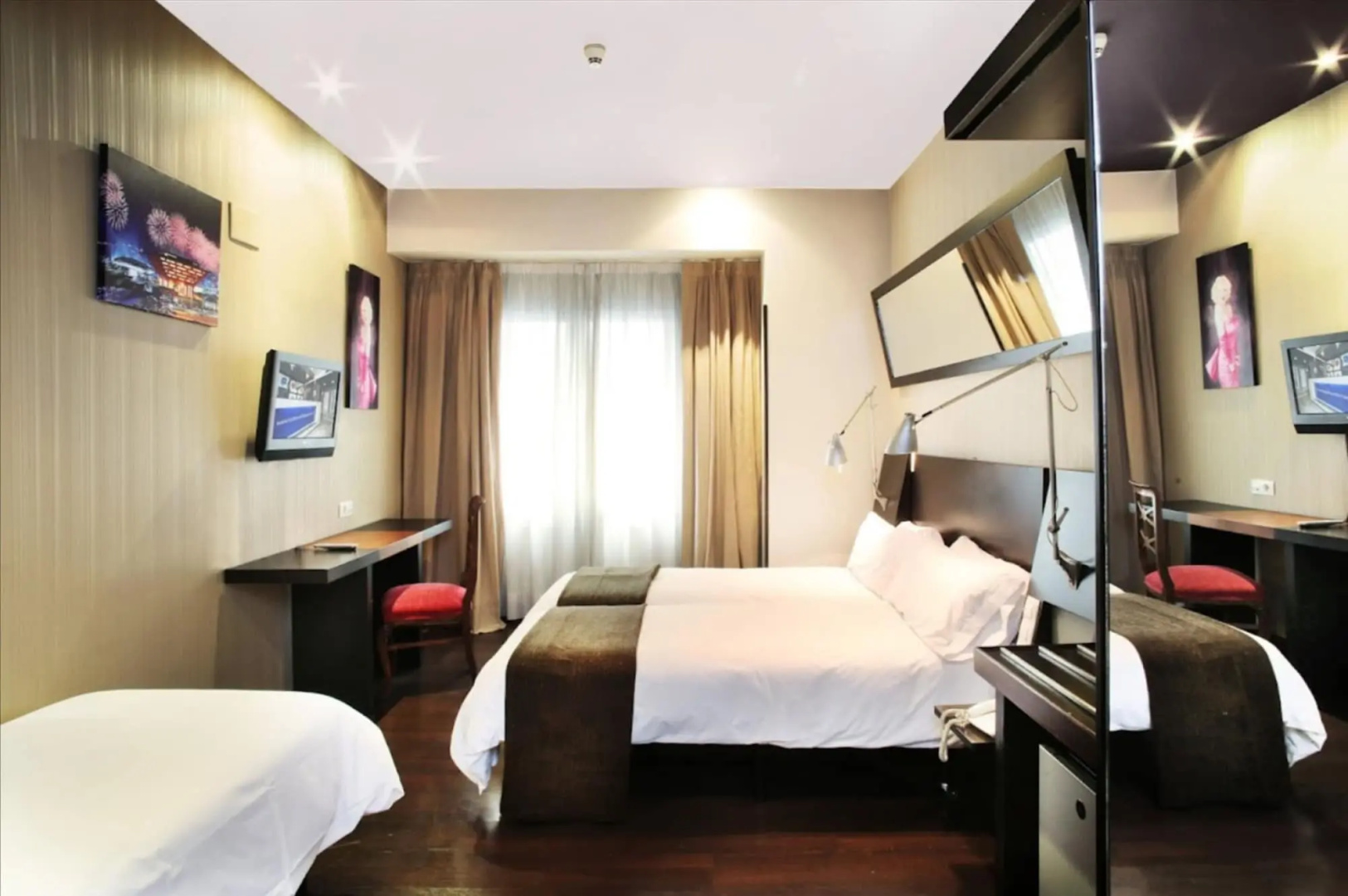 Photo - Hotel Avenida Gran Via