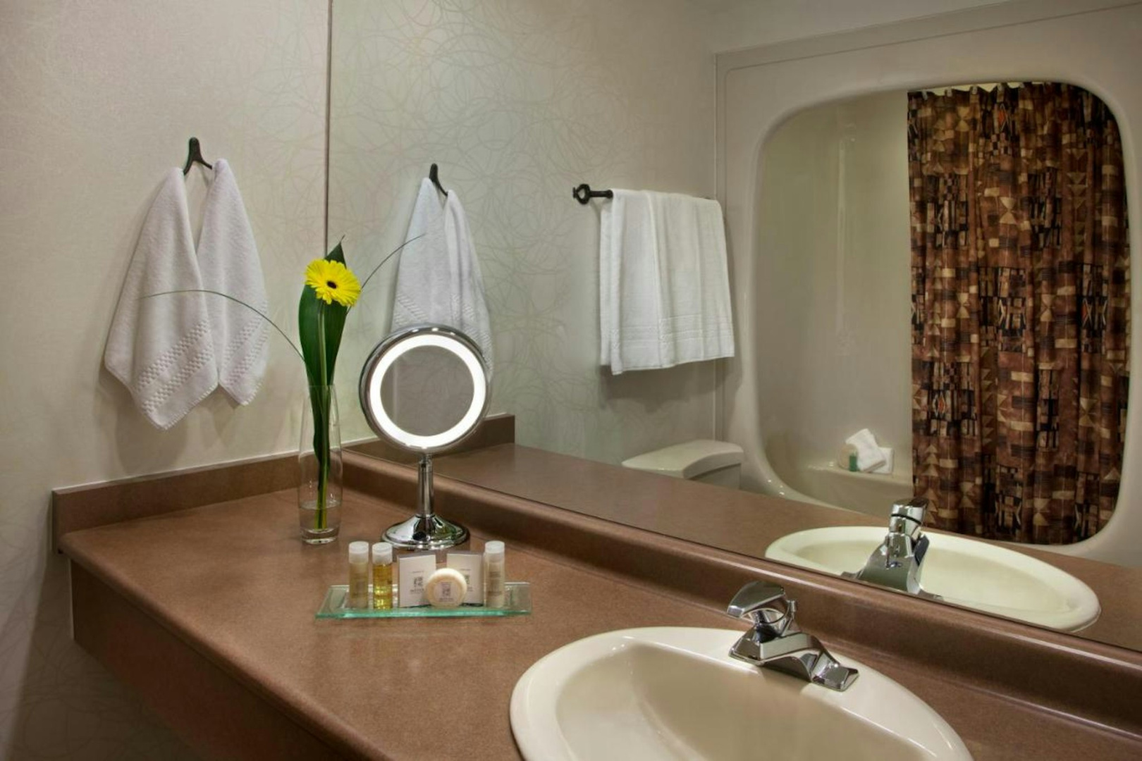 Photo - White Oaks Resort & Spa