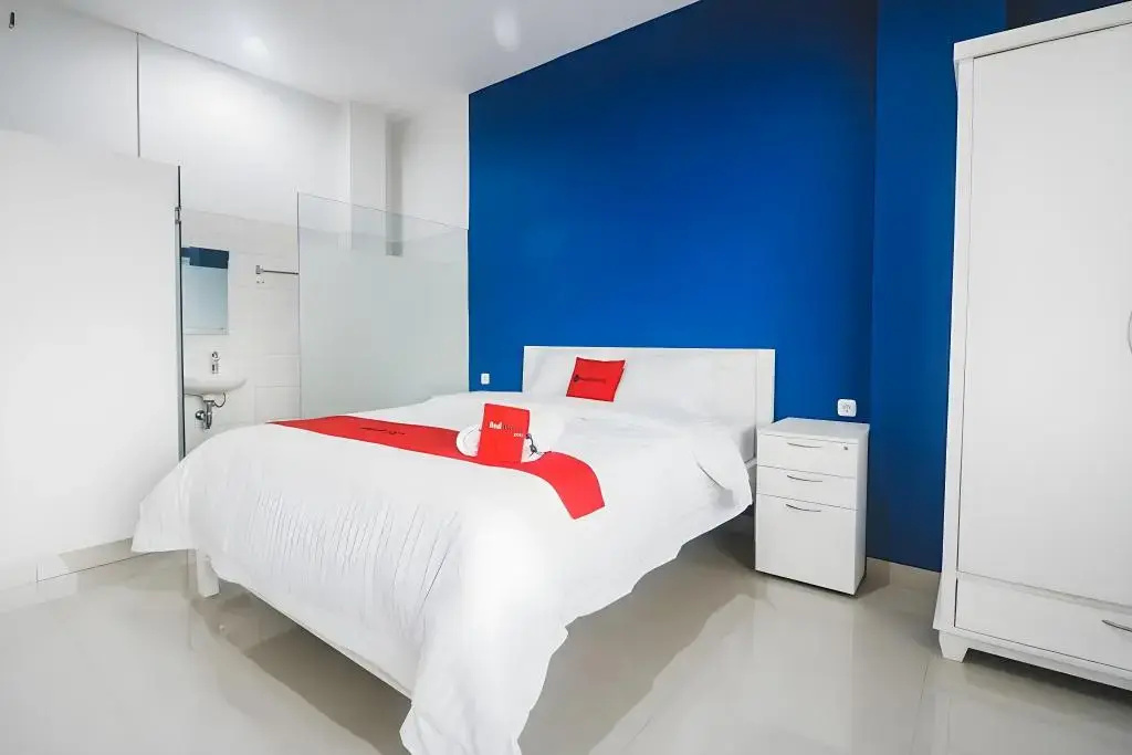 Foto - RedDoorz Plus near Living Plaza Jababeka