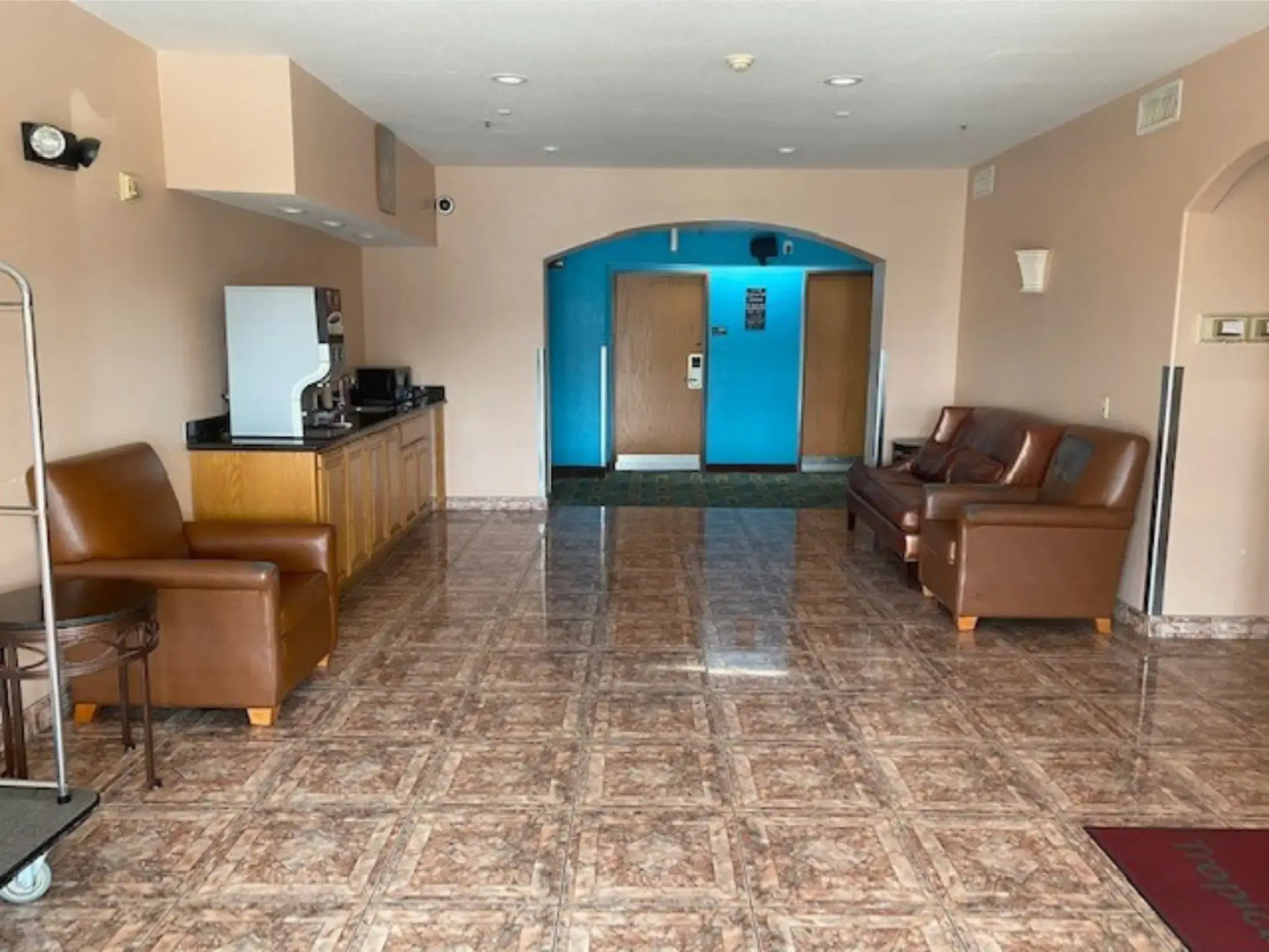 Foto - Tropicana Inn and Suites