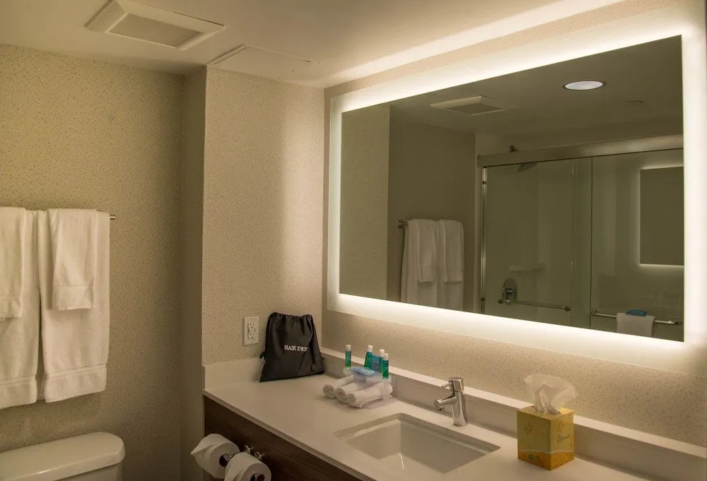 Photo - Holiday Inn Express West Los Angeles by IHG