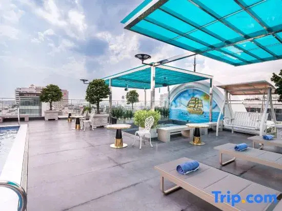 Photo - Le Saigon Grand Hotel