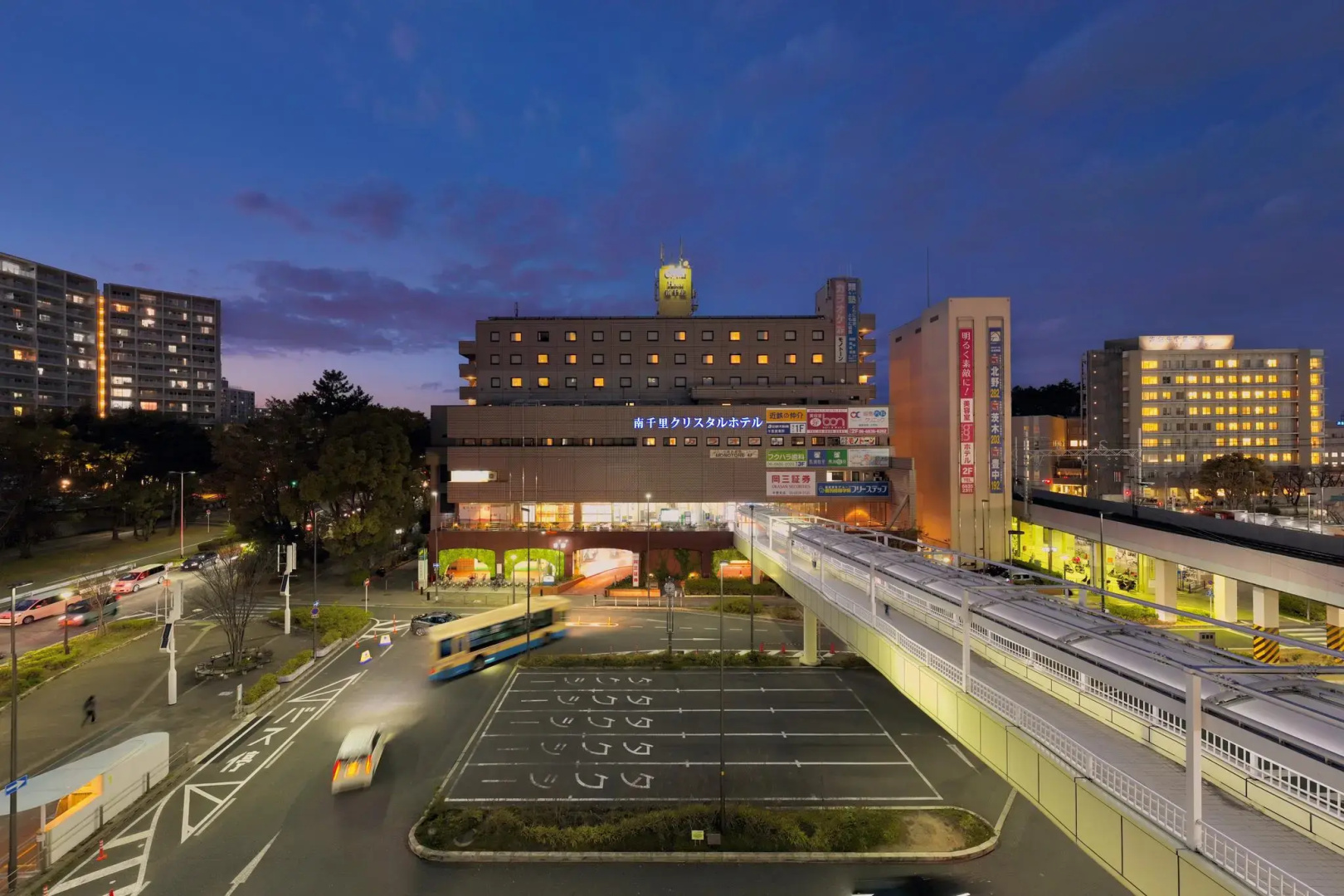 Foto - MINAMISENRI Crystal Hotel