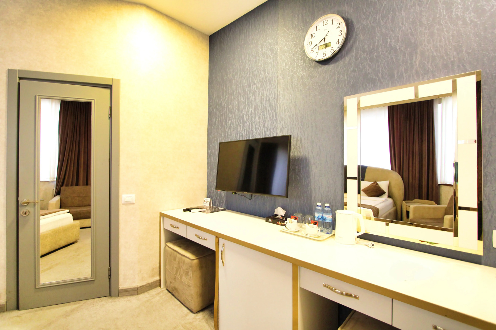 Photo - Old Sunday Hotel