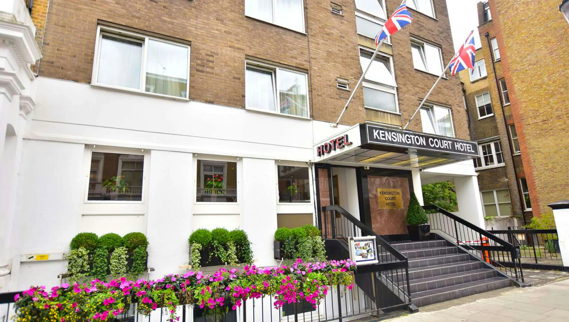 Photo - Kensington Court Hotel