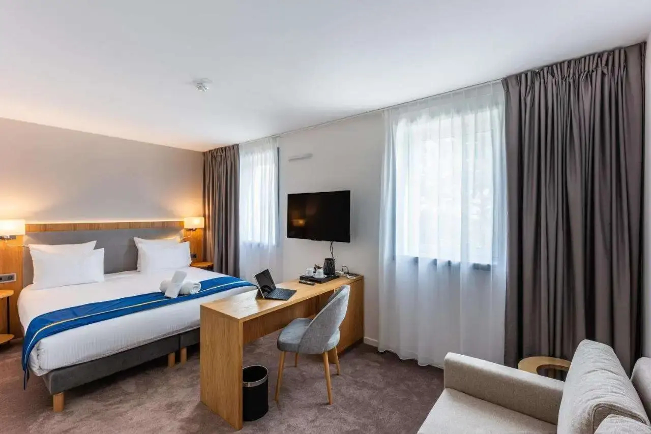 Foto - Brit Hotel Privilège Paris Rosny-sous-Bois
