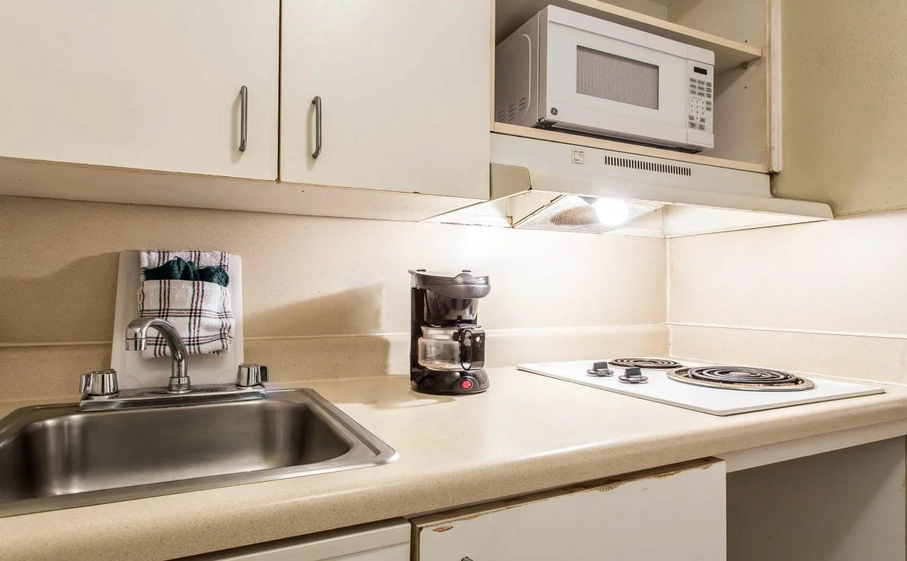 Photo - HomeTowne Studios by Red Roof Atlanta - Chamblee