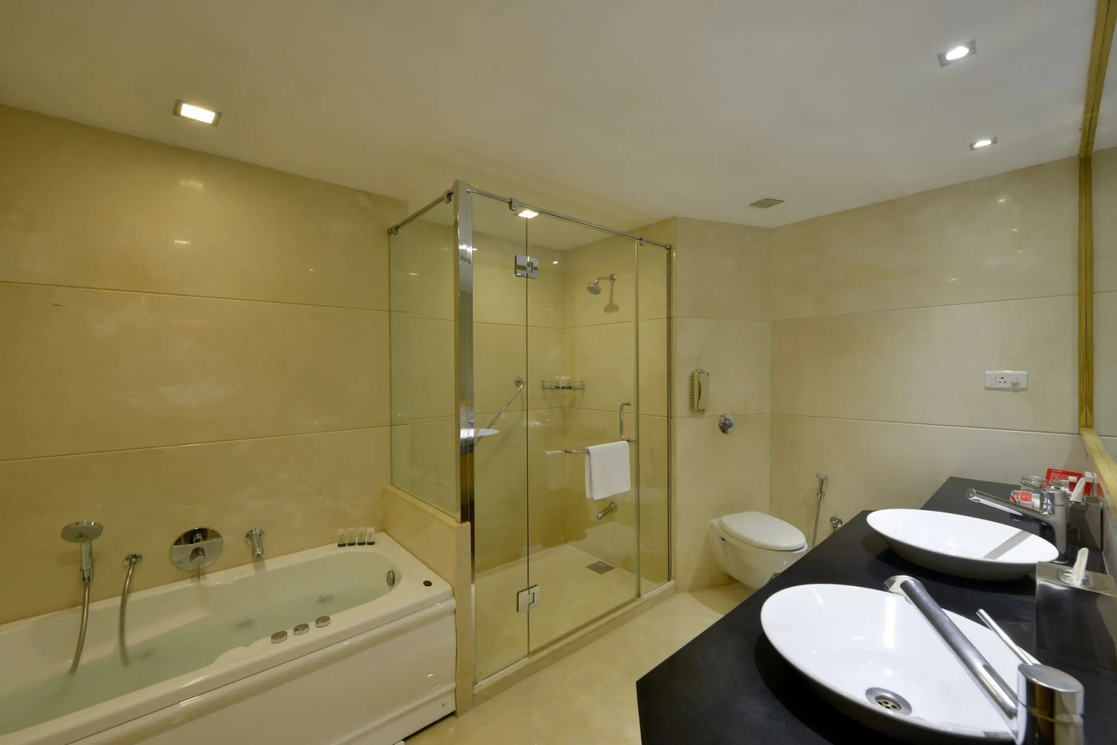 Foto - Surat Marriott Hotel