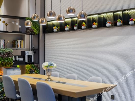 Home Inn Selected Shanghai Fengxian Nanqiao Bailian Shopping Mall