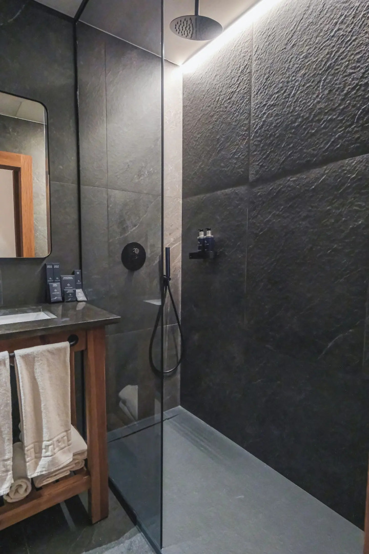 Photo - The Mountains Hotel