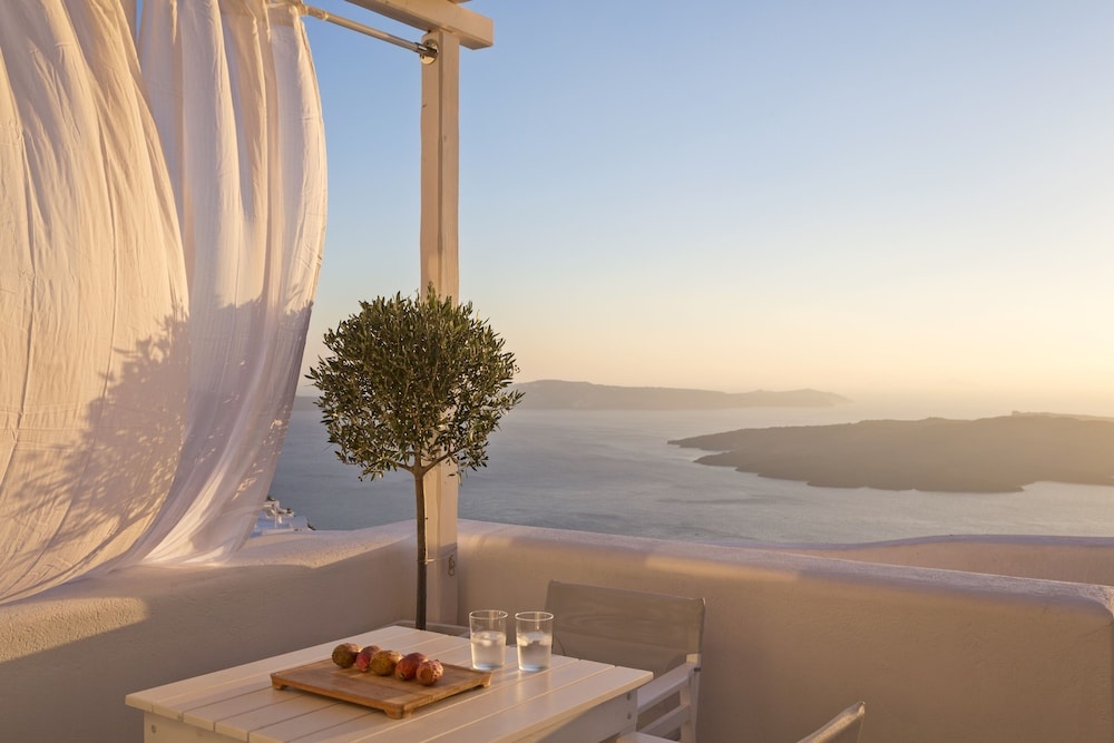 Photo - Helestia Pocket Hotel, Caldera Santorini
