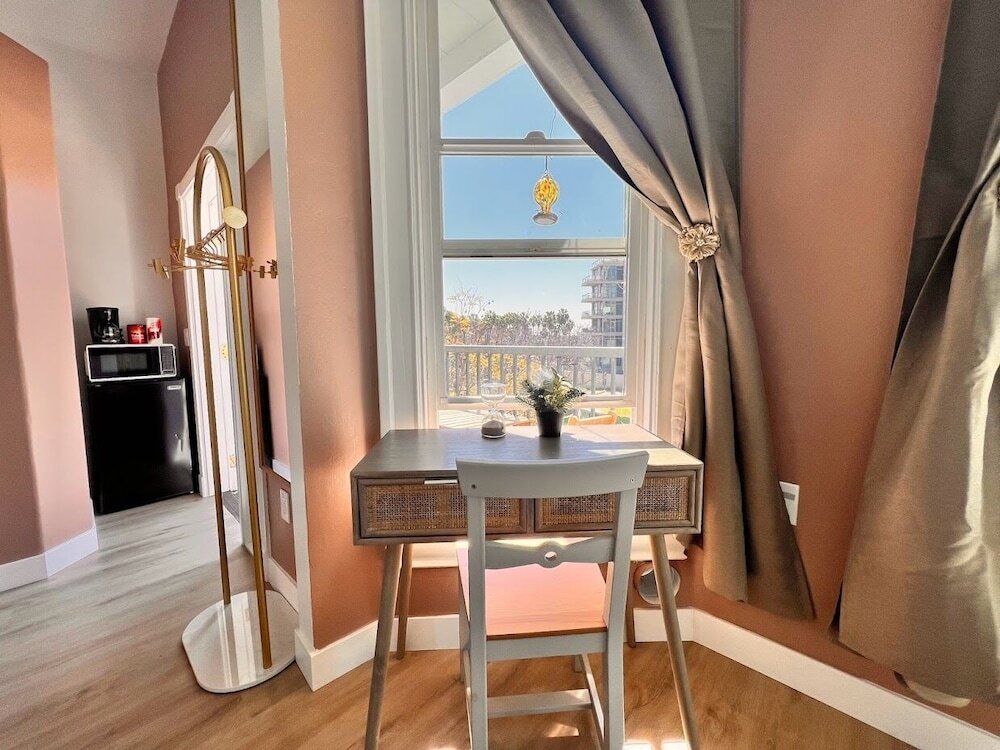 Photo - Somerset Hotel