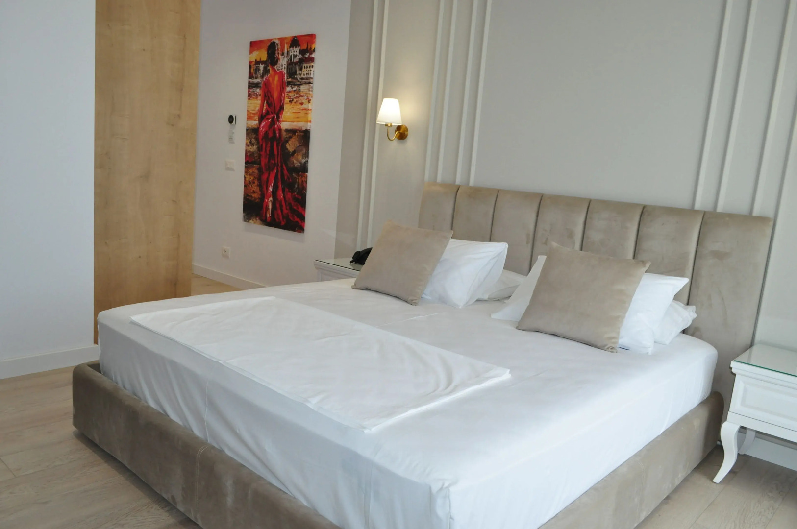 Photo - Seaside Hotel