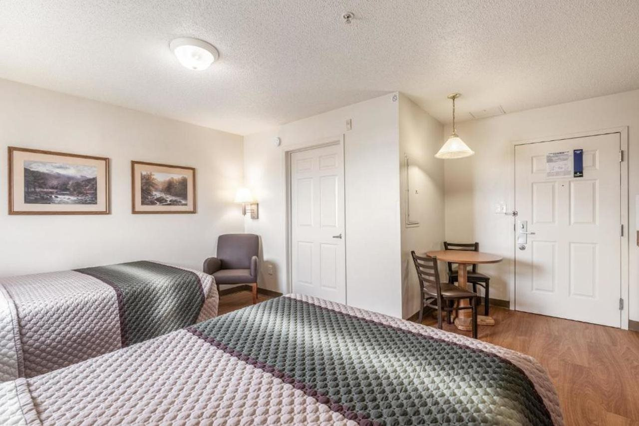 Photo - HomeTowne Studios & Suites by Red Roof Charlotte - Concord
