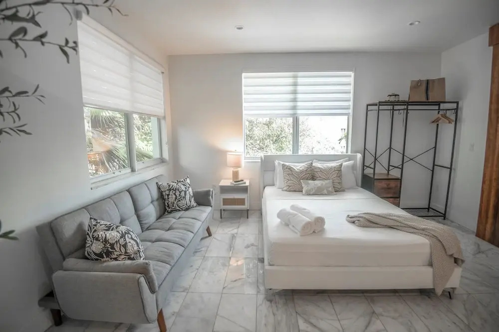 Photo - Renzzi On The Beach