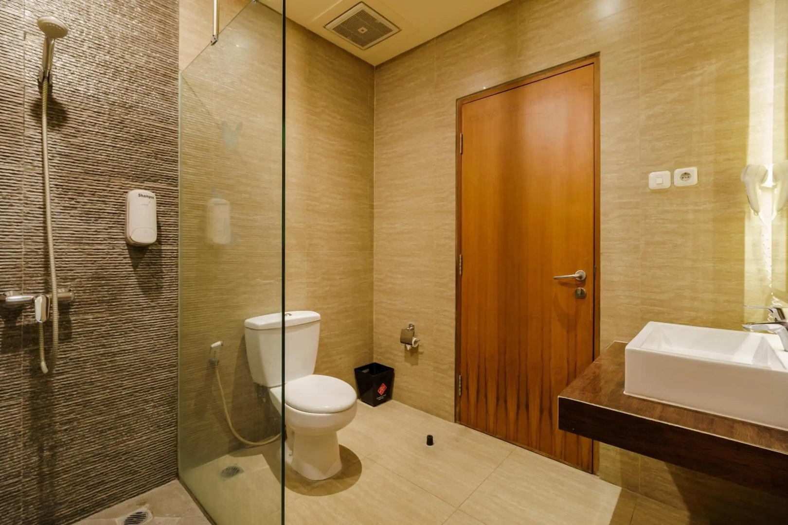 Photo - RedDoorz Plus near Ancol