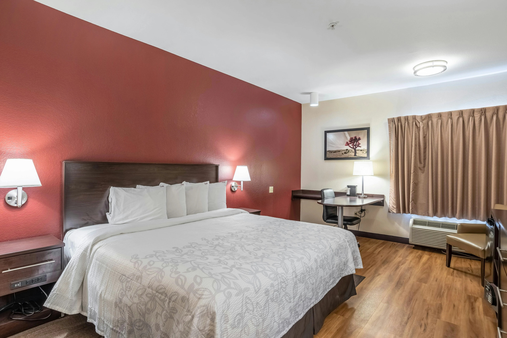 Photo - Red Roof Inn PLUS+ Phoenix West